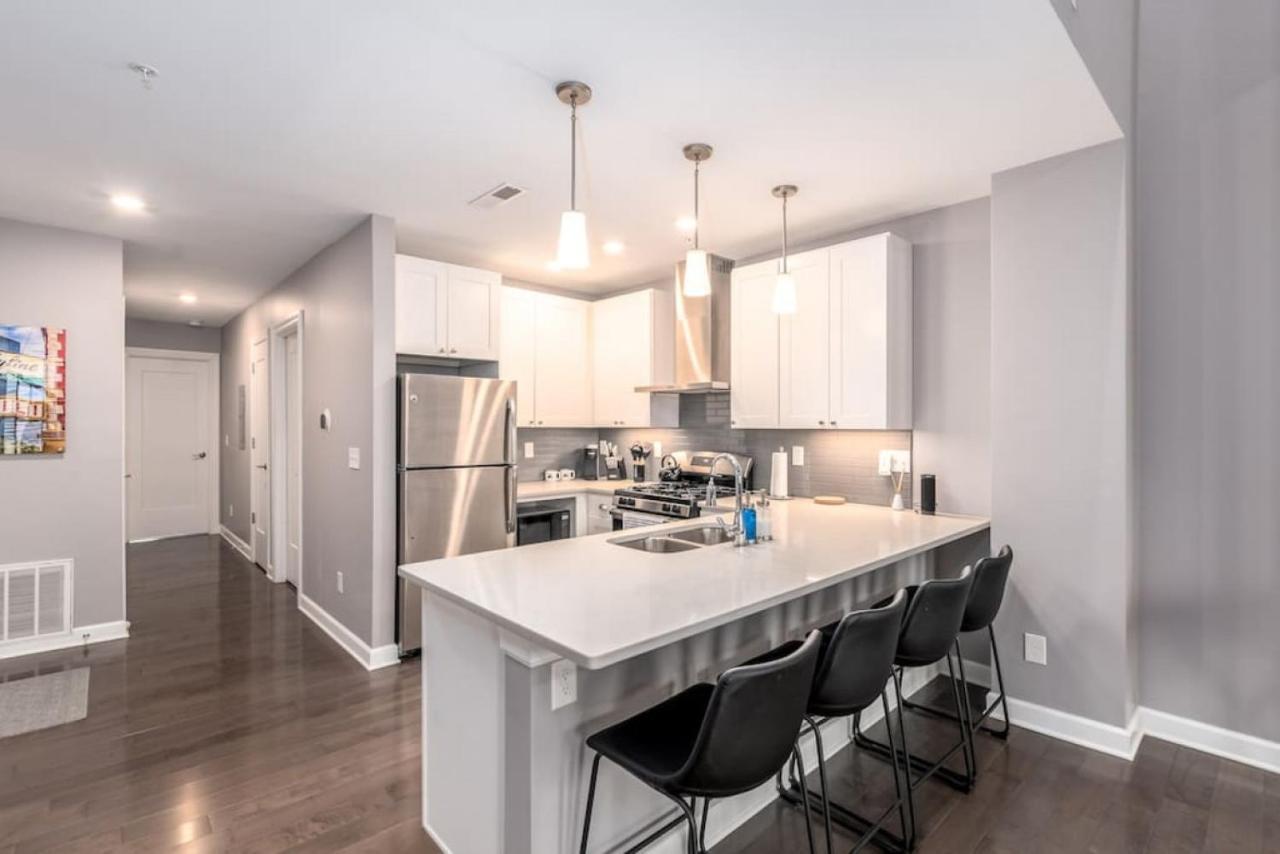 Soaring 2-Bedroom Parkside Loft Walkable To It All Синсинати Екстериор снимка