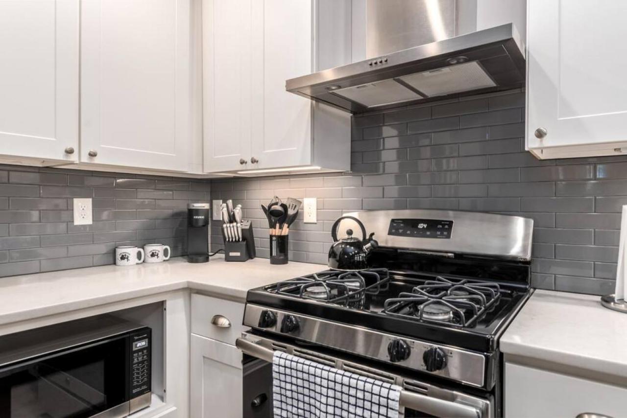 Soaring 2-Bedroom Parkside Loft Walkable To It All Синсинати Екстериор снимка